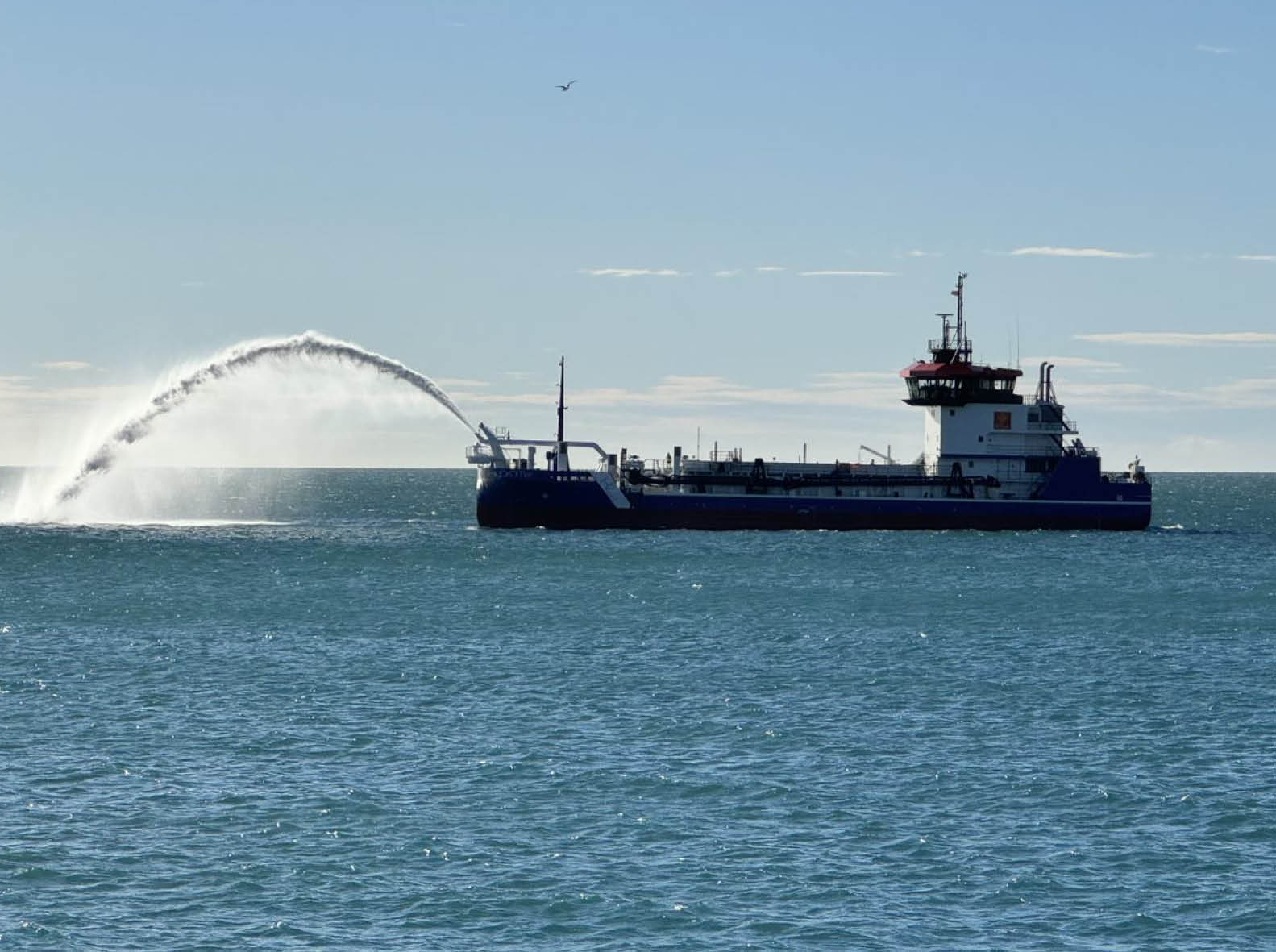 The Hydromer dredger has arrived at the port of Sète 